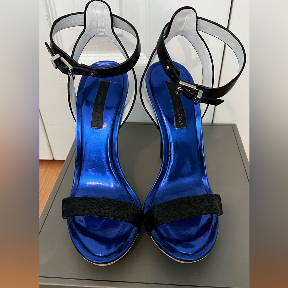 BCBGMAXAZRIA Black Iguana print high heel sandals size 8.5